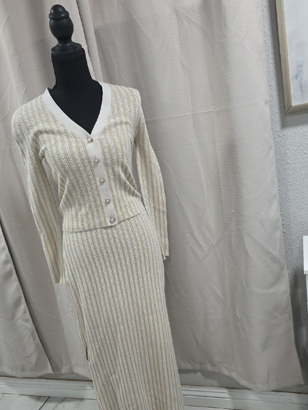 Splendid Cream Ribbed Button-Front Long Sleeve Midi Dress